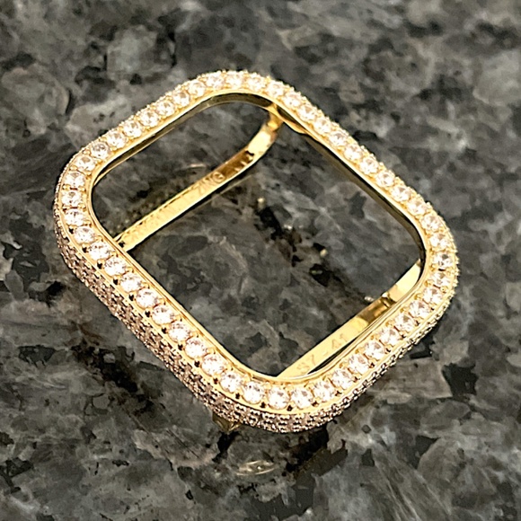 New Apple Watch bling bezel case in Yellow gold with lab diamonds - Picture 4 of 6